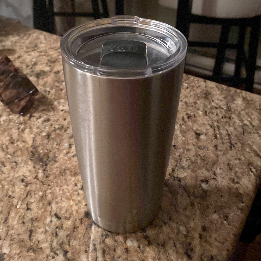 Silver tall Yeti excellent pre-owned condition